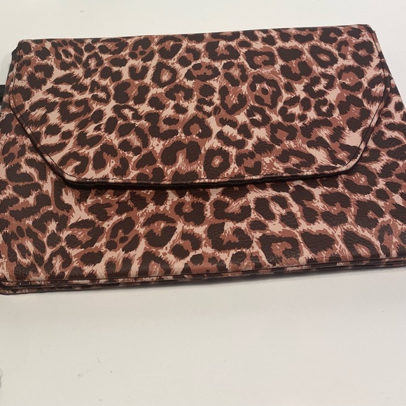 Cheetah Print Envelope Style Clutch with hand strap - Picture 2 of 4